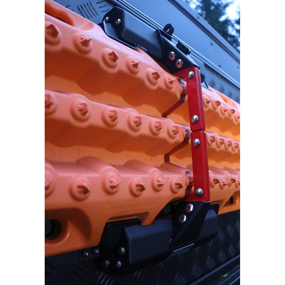 Maxtrax Expedition Essentials - Maxtrax Recovery Board Quick Mount